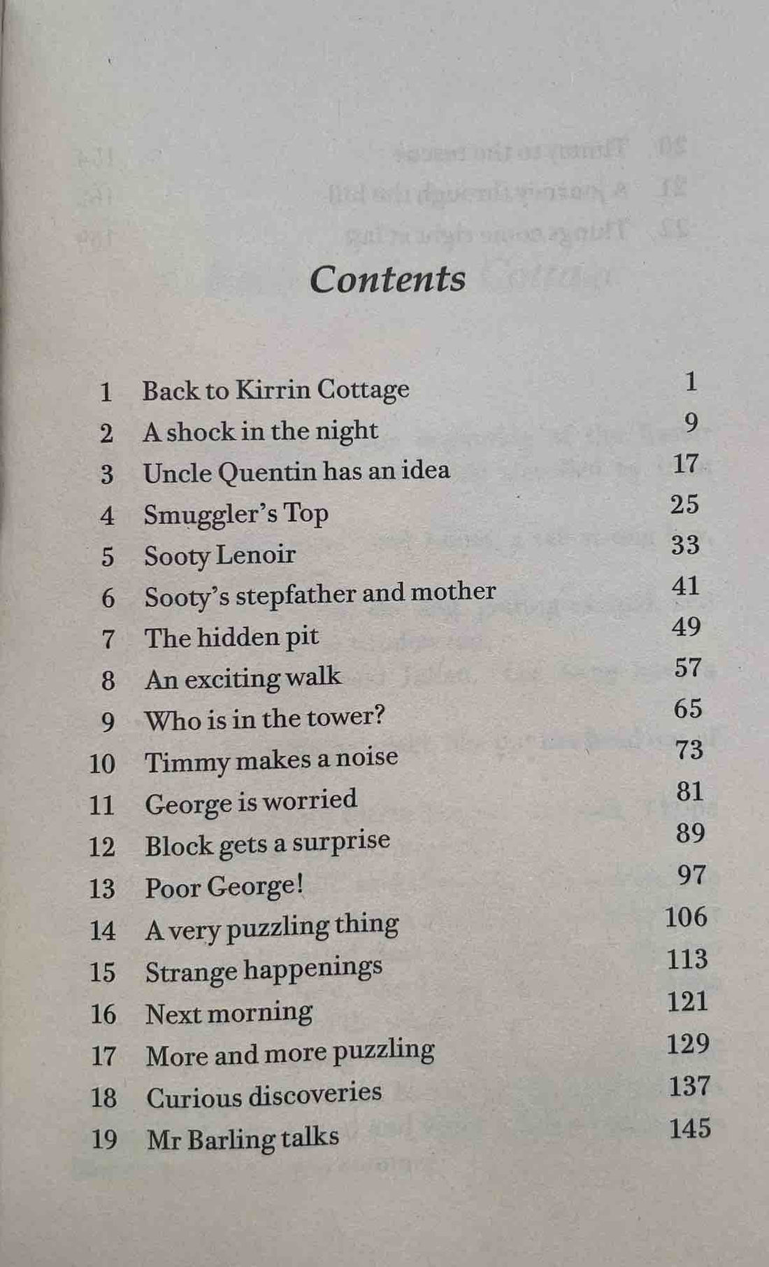 The Famous Five #4 Five Go to Smuggler's Top