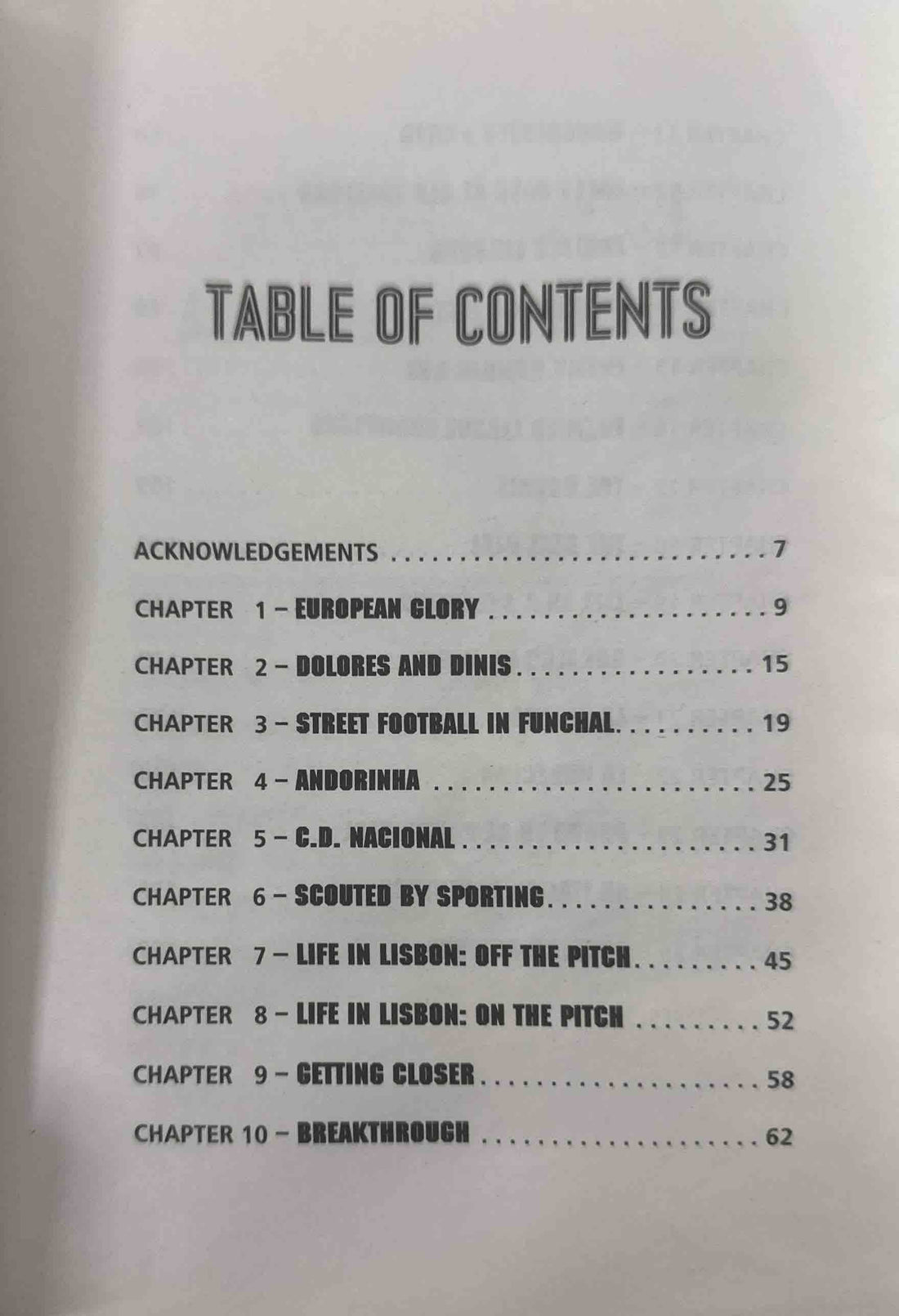 Ultimate Football Heroes: Ronaldo (From the Playground to the Pitch)