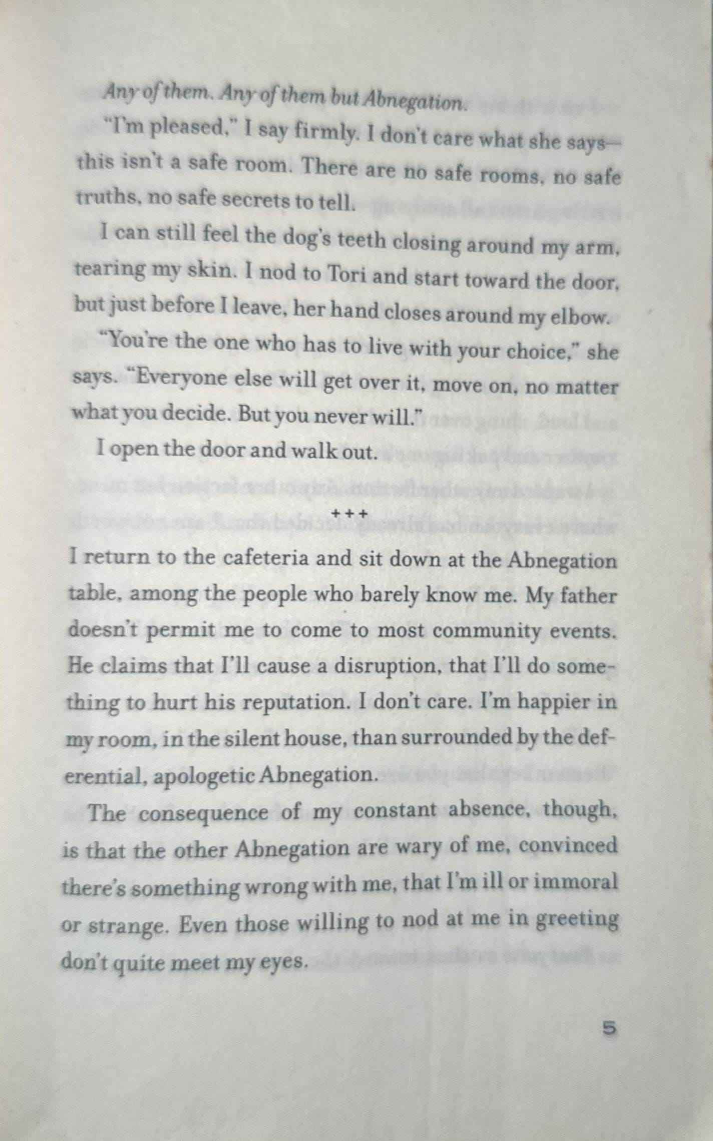 Divergent : Four: A Divergent Collection