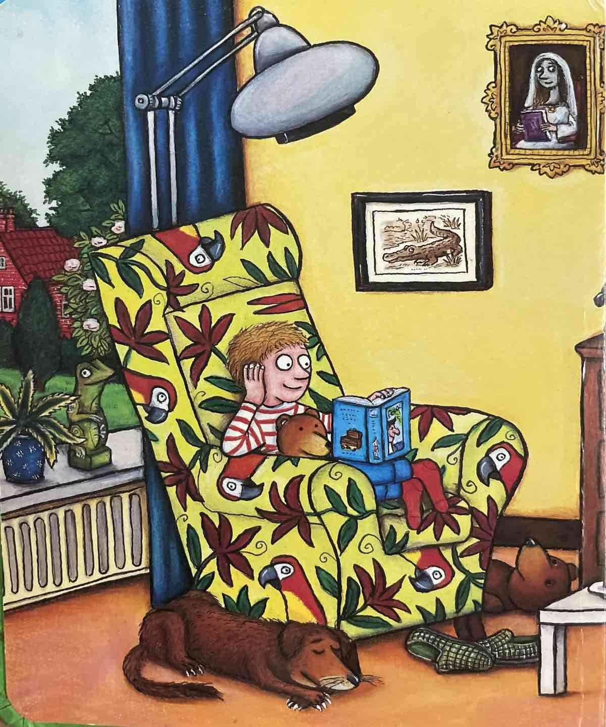 Charlie Cook's Favourite Book (Board Book)